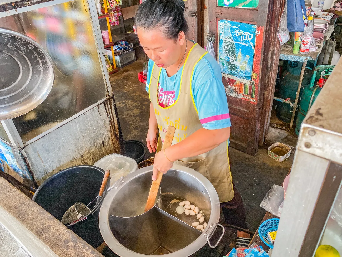 Mae Klong Railway Market 